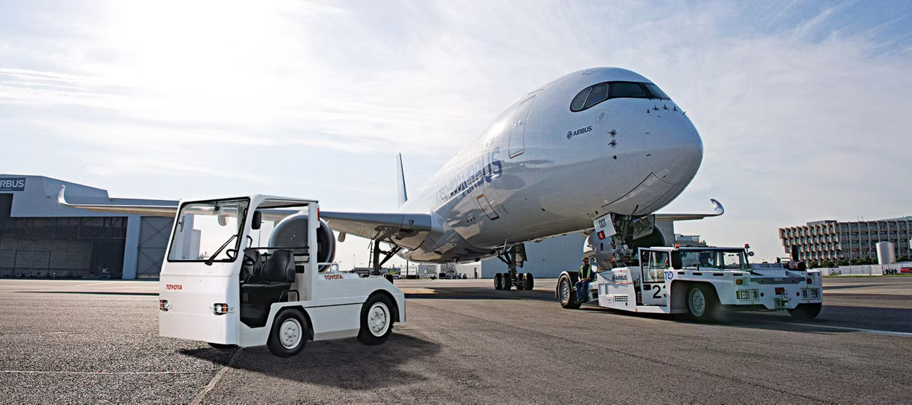 Large Tow Tractor_TOYOTA
